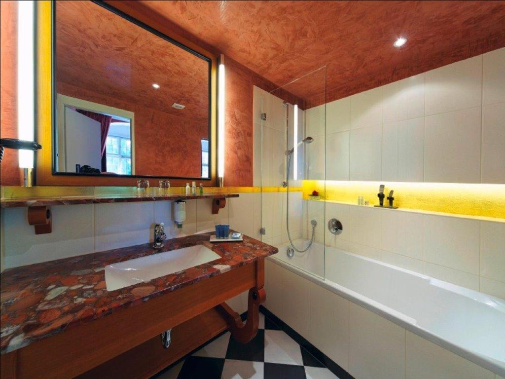 Trip Inn Hotel Der Adelshof Σβέμπις Χαλ Εξωτερικό φωτογραφία