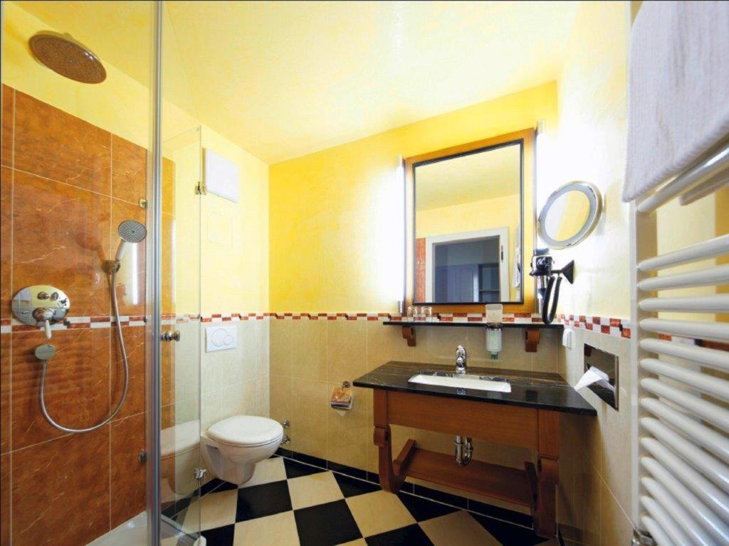 Trip Inn Hotel Der Adelshof Σβέμπις Χαλ Εξωτερικό φωτογραφία