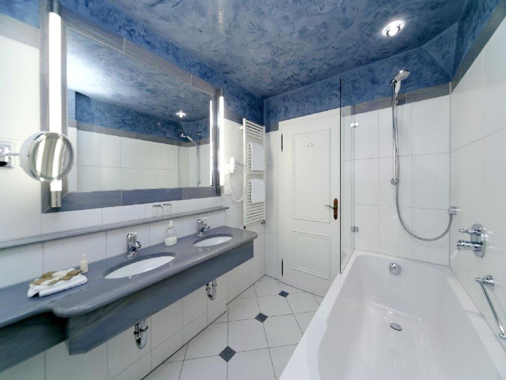 Trip Inn Hotel Der Adelshof Σβέμπις Χαλ Εξωτερικό φωτογραφία