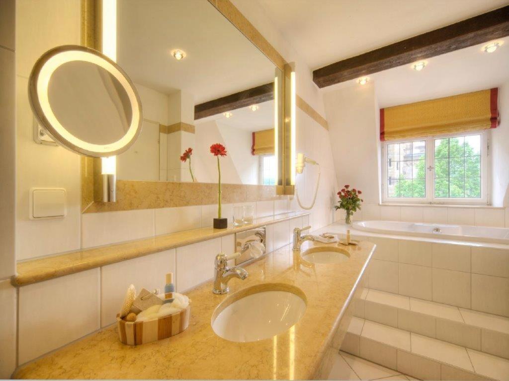 Trip Inn Hotel Der Adelshof Σβέμπις Χαλ Εξωτερικό φωτογραφία