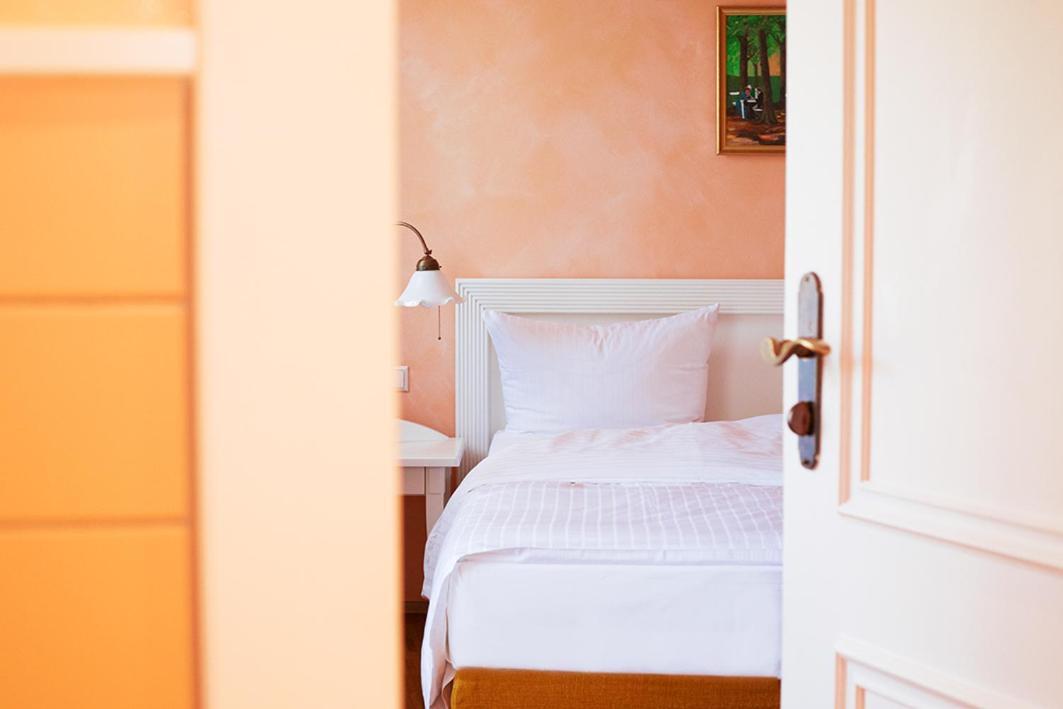 Trip Inn Hotel Der Adelshof Σβέμπις Χαλ Εξωτερικό φωτογραφία