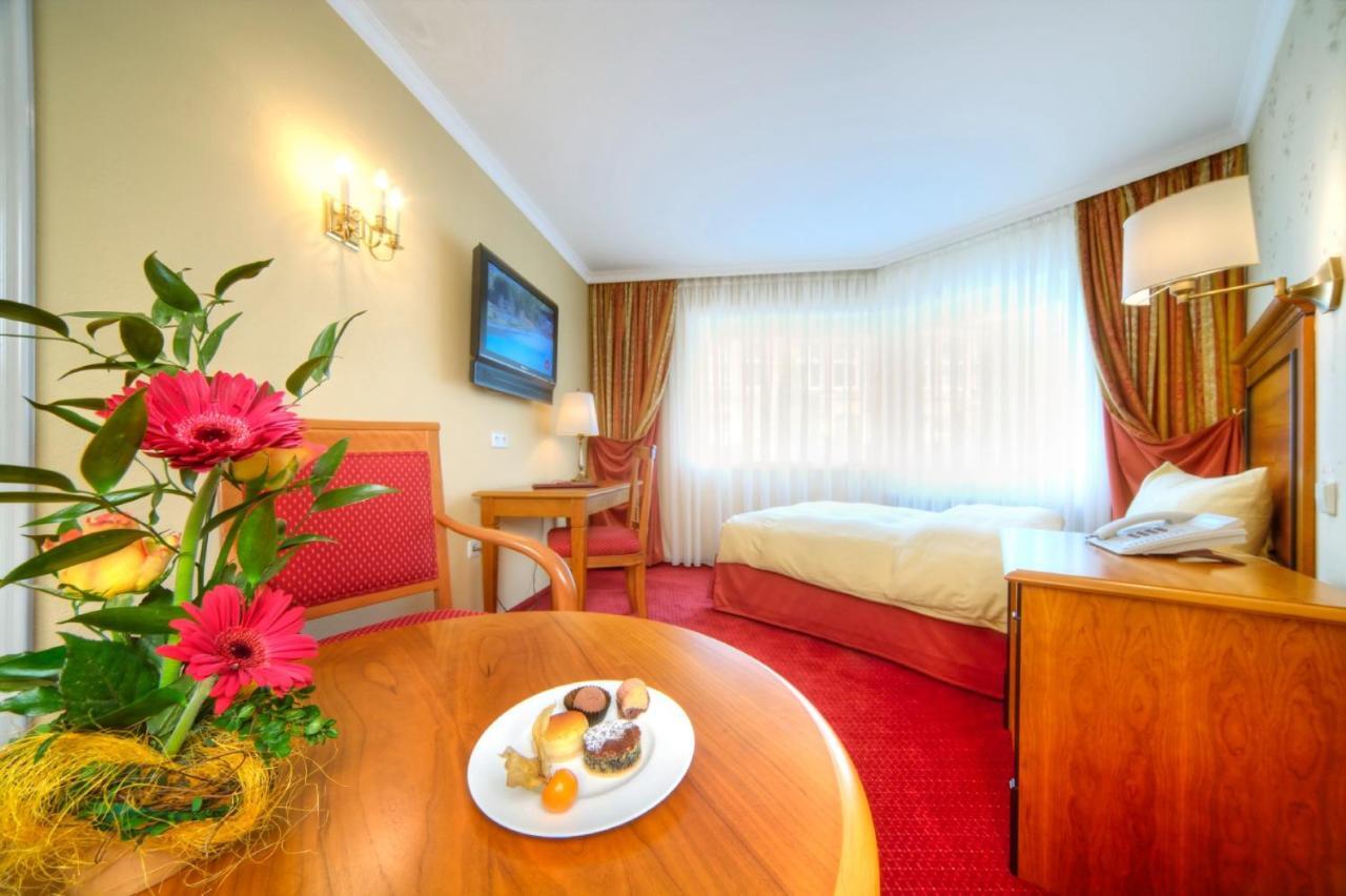 Trip Inn Hotel Der Adelshof Σβέμπις Χαλ Εξωτερικό φωτογραφία